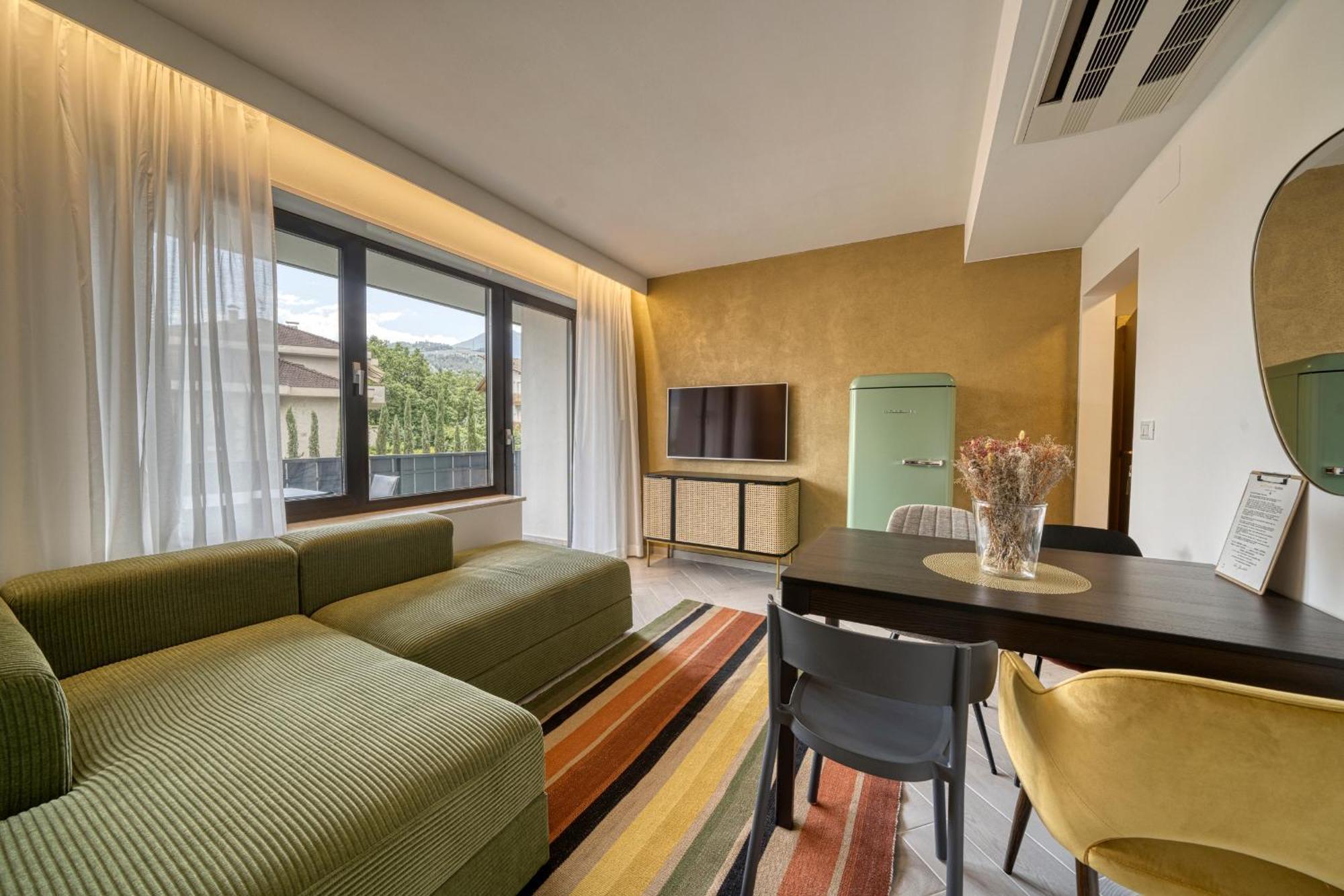 Goldfinger + Suites ラナ エクステリア 写真