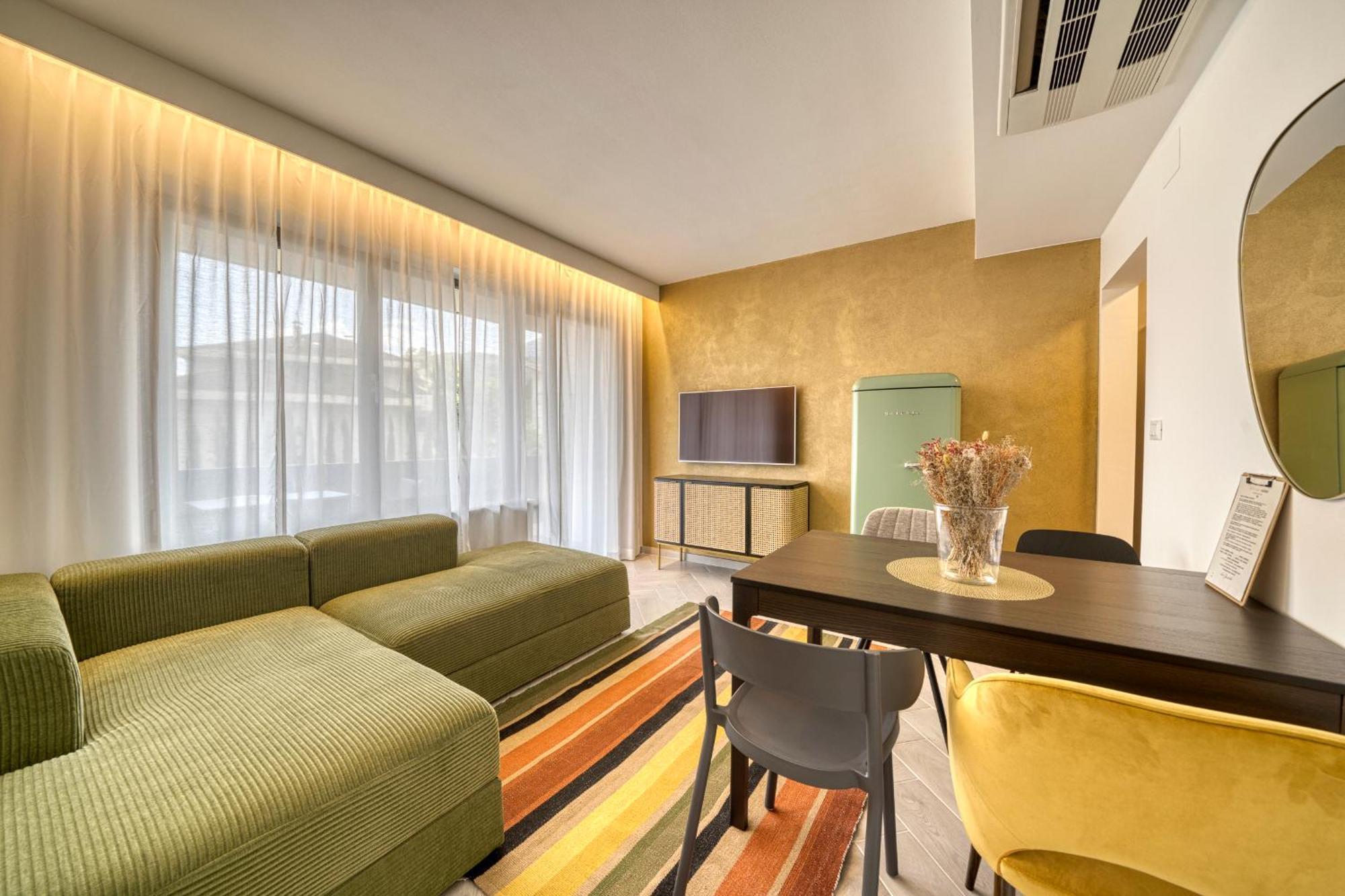 Goldfinger + Suites ラナ 部屋 写真