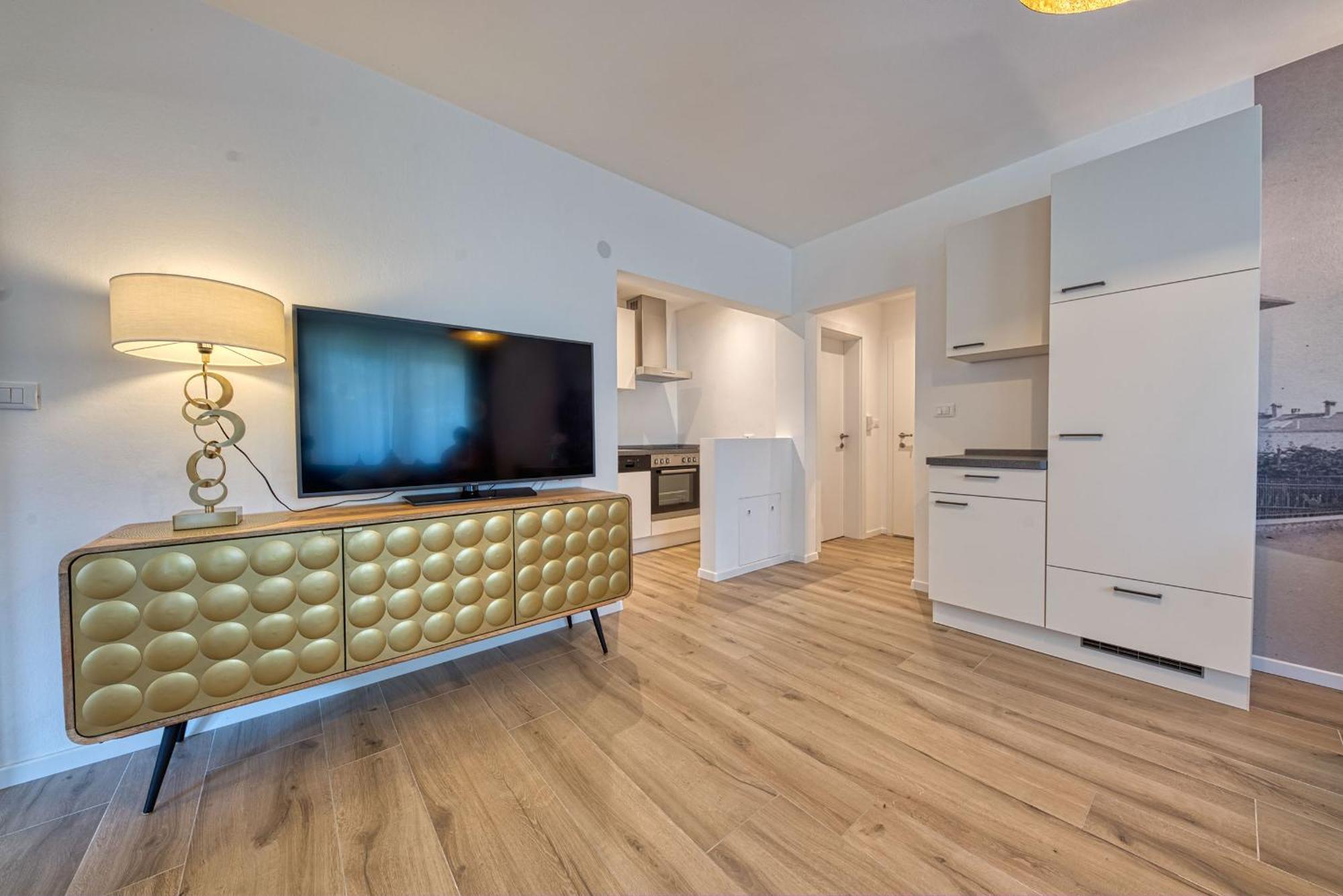 Goldfinger + Suites ラナ 部屋 写真
